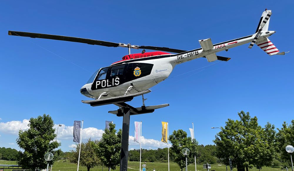 Polismuseet exteriör, polishelikopter 2.jpg
