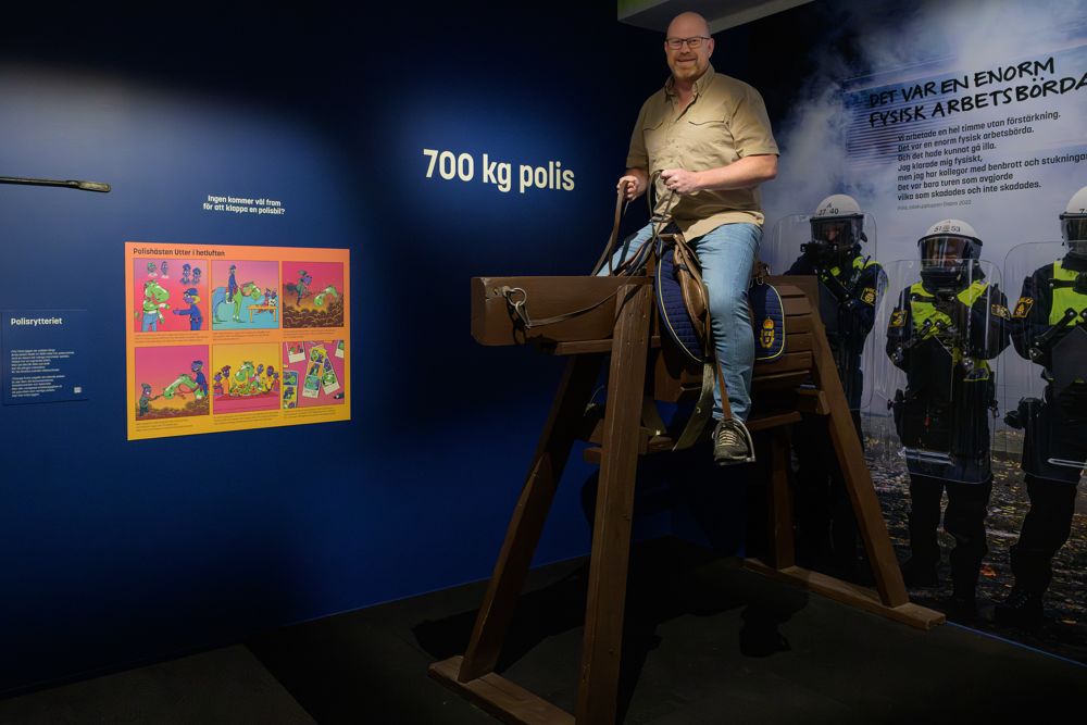 Polisliv, utställningsvyträhäst.jpg